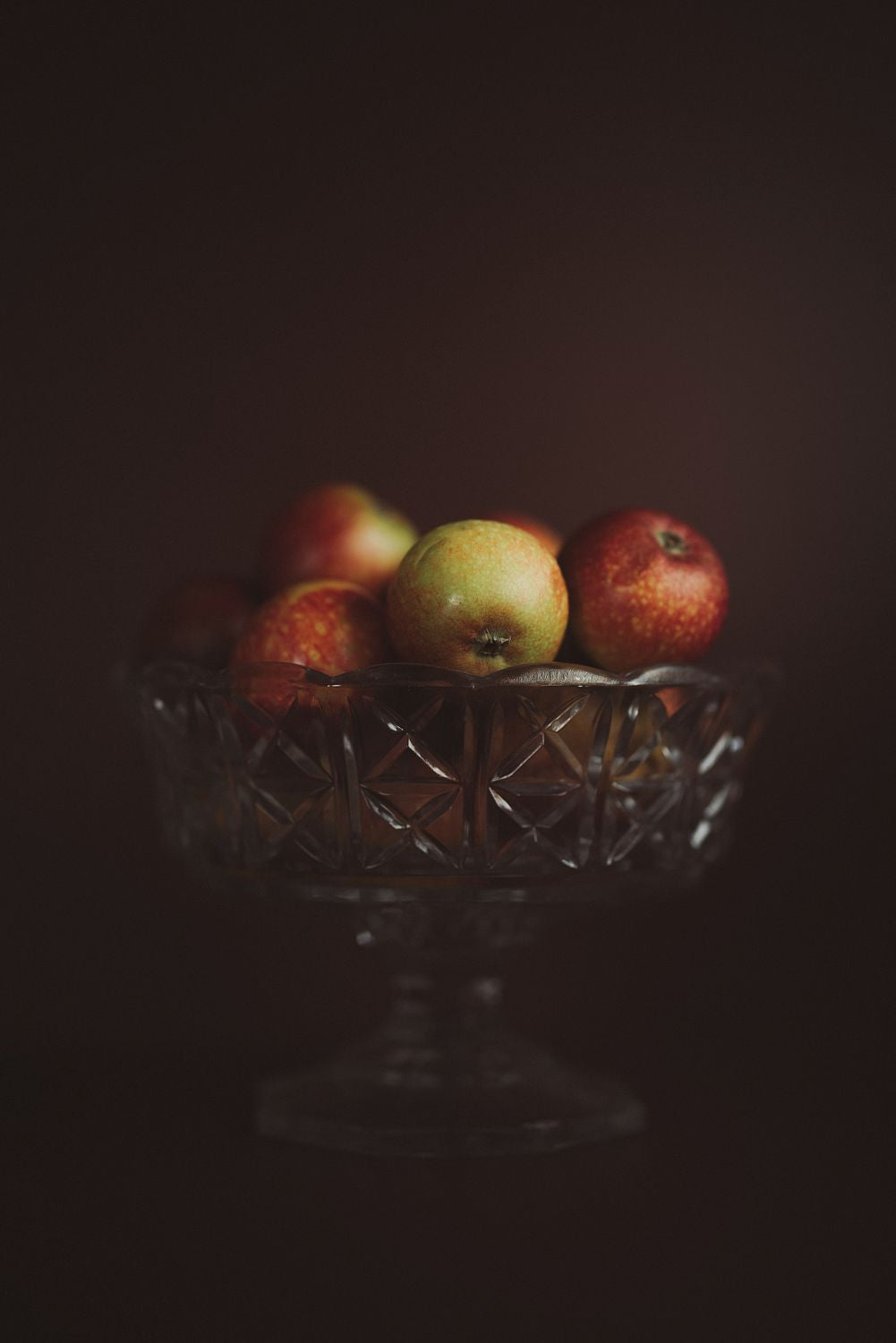 Apples in a fruit bowl 