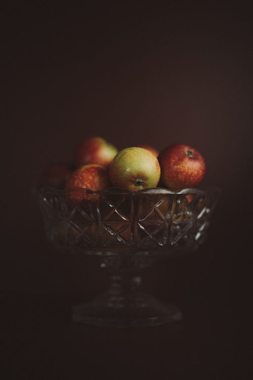 Apples in a fruit bowl 