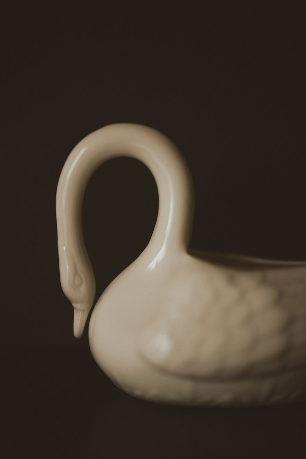 Belleek swan 